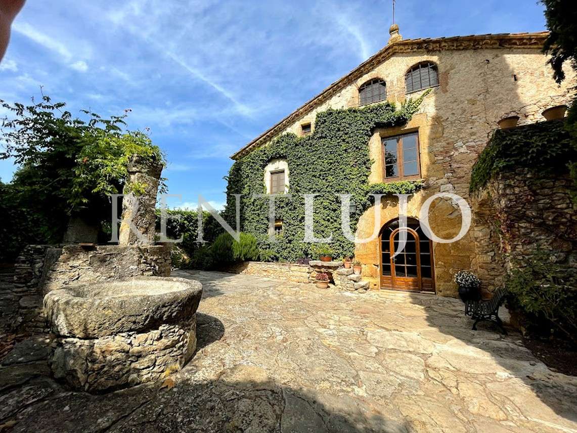MAS VIÑEDOS BIS - Impressive luxury farmhouse with vineyard-FONTETA- La BISBAL-L'Empordà.